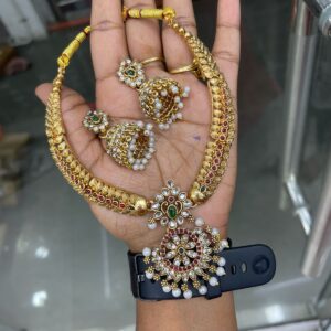 VERY UNIQUE NECKSET MF4088