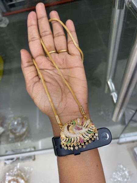 LONG CHAIN WITH  PENDANT GOLD INSPIRED MF4095