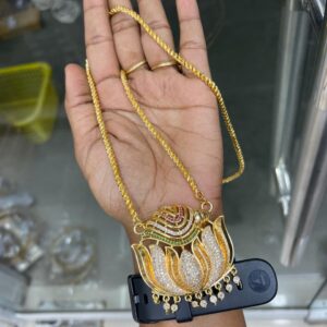 LONG CHAIN WITH  PENDANT GOLD INSPIRED MF4095