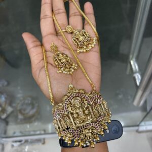 LONG CHAIN WITH 3D PENDANT WITH MOGAPU CHAIN GOLD INSPIRED MF4095