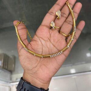 REMOVABLE PENDANT WITH EARING + ATTIGAI WITH EARING ( 1 ATTIGAI, 2 PAIR EARING , 1 PENDANT )  MF4098