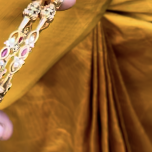 GOLD REPLICA BANGLE MF5023