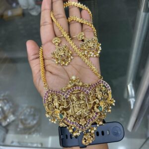 LONG CHAIN WITH 3D PENDANT GOLD INSPIRED MF4095