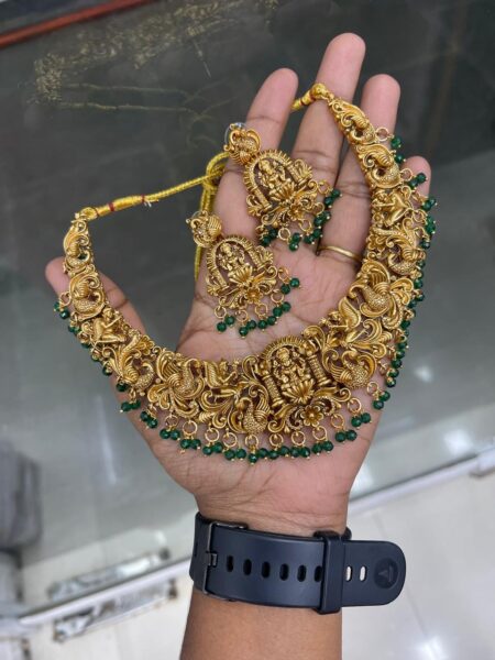 CHOKER MODEL IN TREND MF5133
