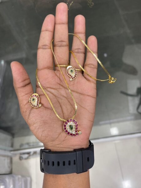 GOLD REPLICA DOLLAR CHAIN WITH EARING MF5146