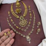 3 PREMIUM NECKSET MF5174