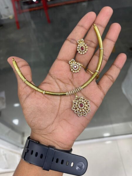 HASLI PENDANT WITH EARING MF5201 with FREE BACK CHAIN