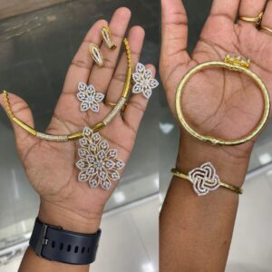 OPENABLE TYPE Kollam BRACLET+ ATTGAI+ 2 PAIR EARING + PENDANT MF5176 / MF5167