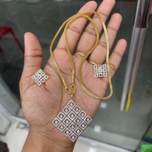 GOLD / DIAMOND REPLICA CHAIN MF5214