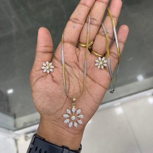 DIAMOND REPLICA PENDANT WITH CHAIN PATTERN MF5214- Round star