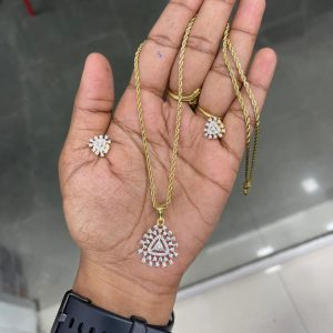DIAMOND REPLICA PENDANT WITH CHAIN PATTERN MF5214 – Triangle