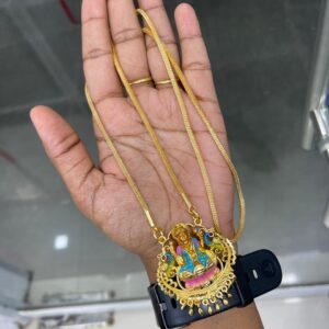 PAINTED DOLLAR CHAIN WITH 3D PENDANT MF5261