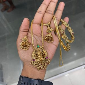 DOLLAR CHAIN WITH SUPER PENDANT MF5282 JUMKA WITH BANGLE -24” CHAIN