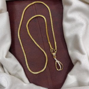 CUTE PENDANT WITH GOLD BOX PATTERN 18” CHAIN MF5289 – OVAL