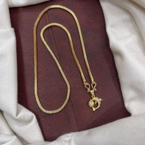 CUTE PENDANT WITH GOLD BOX PATTERN 18” CHAIN MF5289 – DOLPHIN