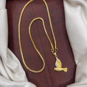 CUTE PENDANT WITH GOLD BOX PATTERN 18” CHAIN MF5289 – BIRD